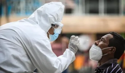 Colombianos siguen haciéndose la prueba del Covid-19.