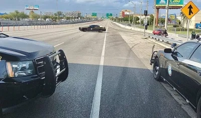 Patrullas de la policía en la Palmetto Expressway. 