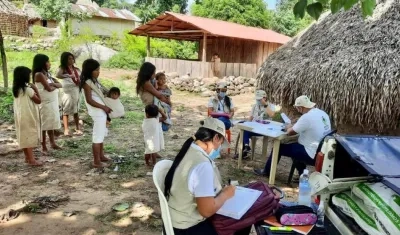 Población infantil Kogui recibe atención médica del Gobierno.