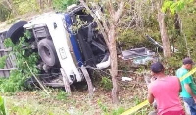 Bus accidentado en la ruta Barranquilla-Mompox. 