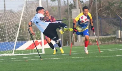 Acción del partido entre Colombia y Argentina. 