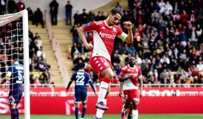 Wissam Ben Yedder celebra uno de sus goles. 