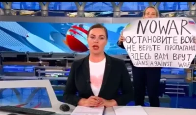 La periodista rusa Marina Ovsyánnikova.