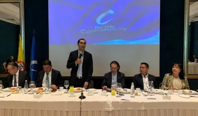 Líderes conservadores y Fico Gutiérrez.