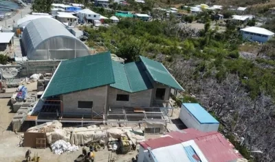 Así avanza la reconstrucción de la Capitanía de Puerto en Providencia.