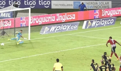 Miguel Ángel Borja anotando el definitivo 3-1.