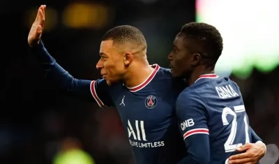 Kylian Mbappé celebra tras uno de sus goles. 