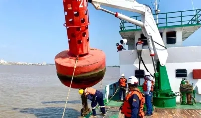 Labores de mantenimiento con el ARC 'Ciénaga de Mallorquín'.