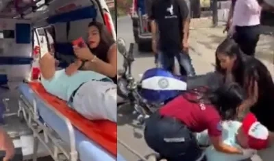 La mujer pidiendo a su pareja la clave del celular.