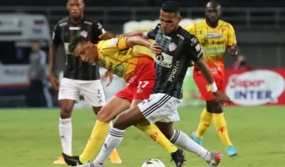 Homer Martínez, defensa de Junior.