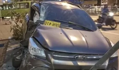 Así quedó la camioneta en la que se transportaba Freddy Rincón.