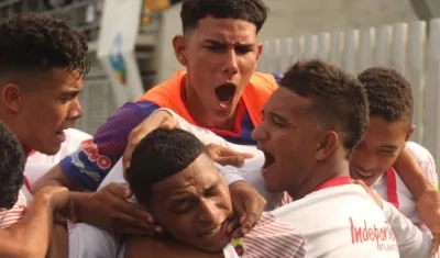 Sebastián Caballero celebra el gol del triunfo. 