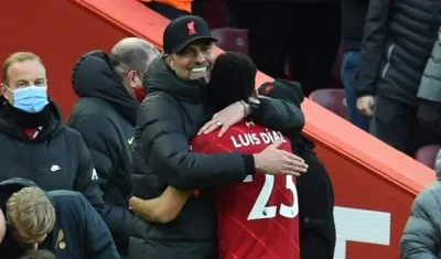 Jürgen Klopp y Luis Díaz. 