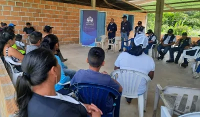 El Defensor del Pueblo realiza visita en Puerto Leguízamo. 
