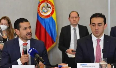 Ministro del Interior, Daniel Palacios; y el Registrador, Alexander Vega.