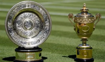 Trofeos de campeón de Wimbledon. 