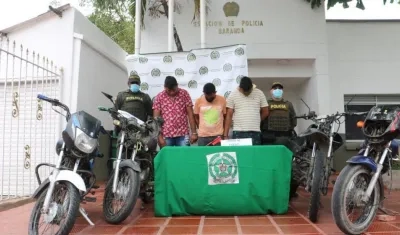 Venezolanos capturados y motocicletas recuperadas.