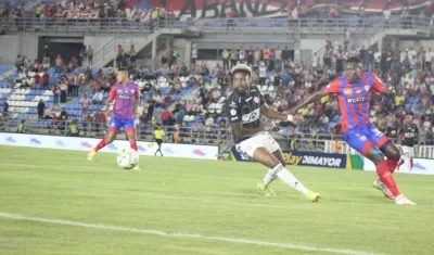 Omar Albornoz atacando a los 'bananeros'.