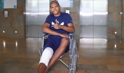 Homer Martínez luego de la cirugía.