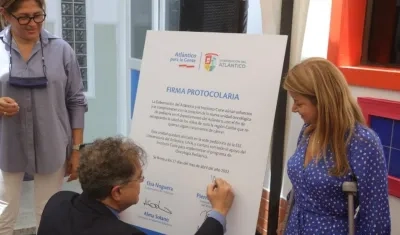 Alma Solano, Pierre Anhoury y Elsa Noguera.