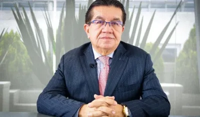 Fernando Ruiz, Ministro de Salud.