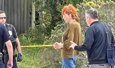 Hija de Marie Hoskins dijo que no había visto a su madre y en la misma vivienda encontraron su cuerpo.