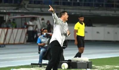 Juan Cruz Real, entrenador de Junior. 