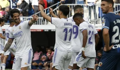 Jugadores del Real Madrid celebran el título de liga. 