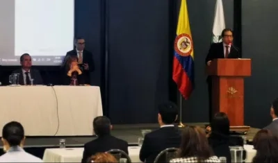 El ministro de Agricultura, Rodolfo Zea, en la "Socialización del Plan de Exportación de Arroz a Estados Unidos".