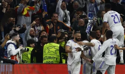 Karim Benzema celebra el gol de la clasificación. 