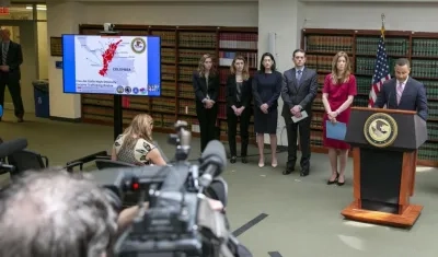 El Fiscal Federal para el Distrito Este de Nueva York, Breon Peace (i), durante una conferencia de prensa acerca de la extradición de Dario Antonio Usuga David, alias 'Otoniel', en Nueva York.