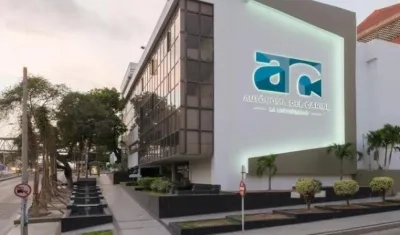 Fachada de la Universidad Autónoma del Caribe.