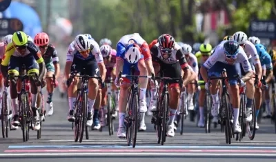 Fernando Gaviria llegó en el segundo lugar. 