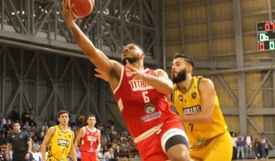 Titanes de Barranquilla siempre a la ofensiva.