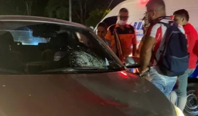 Carro involucrado en accidente de tránsito.