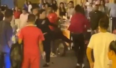 Pelea de los dos imitadores de Michael Jackson. 