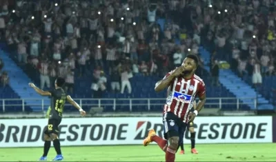 El goleador Miguel Ángel Borja celebrando ante Oriente Petrolero.