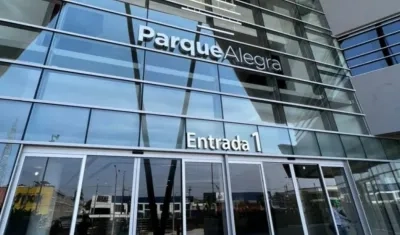 La sucursal del banco opera desde el viernes pasado en el centro comercial.