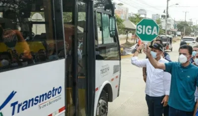 Alcalde de Soledad, Rodolfo Ucrós, habilitó acceso por la carrera 30.