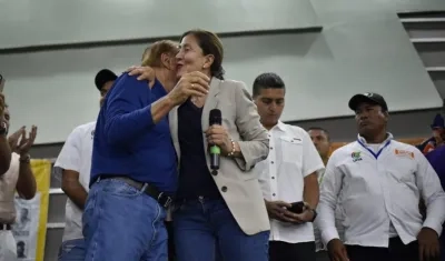 Acto de adhesión de Íngrid Betancourt a Rodolfo Hernández