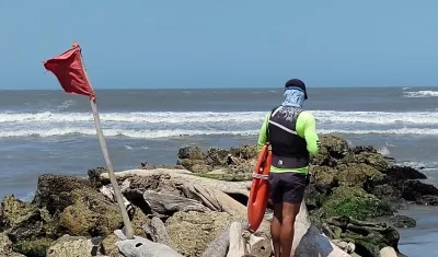 Alertan por fuertes vientos y alto oleaje en el Caribe  