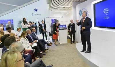 El Presidente Iván Duque resaltando el modelo barranquillero en Davos, Suiza.