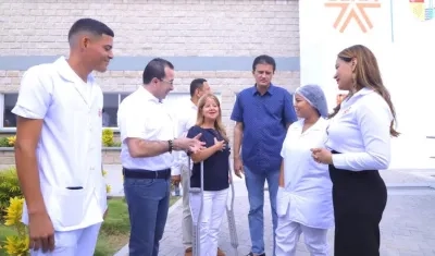 La Gobernadora Elsa Noguera y el Director del Sena Carlos Estrada, en uno de los Nodos.