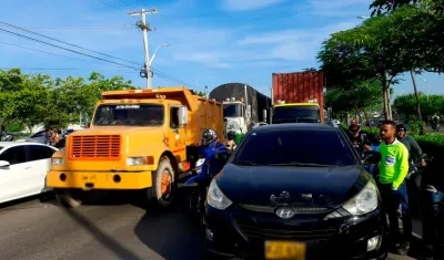 Protesta en la Circunvalar, frente a Puerta Dorada.