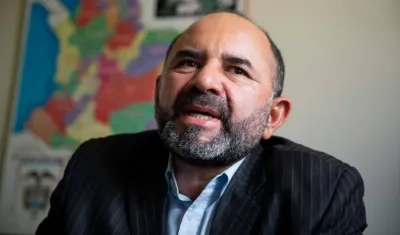 El director de la Asociación de Colombianos en Venezuela, Juan Carlos Tanus, habla durante una entrevista con Efe hoy en Caracas (Venezuela). 