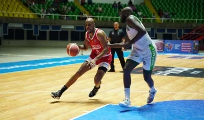 Ernesto Oglivie, poste titular de los Titanes. 