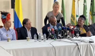 Gustavo Petro recibió la adhesión de Luis Gilberto Murillo, quien fue fórmula vicepresidencial de Fajardo.