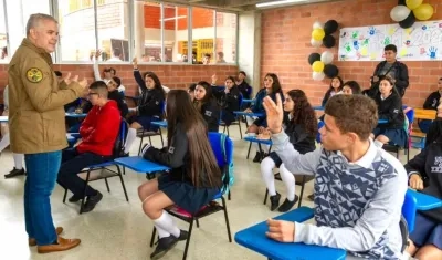 El Presidente Duque entregando infraestructura en el departamento de Caldas.