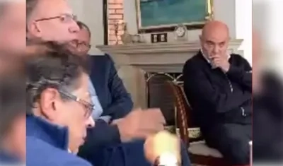 Imagen del cuestionado encuentro de la campaña de Gustavo Petro.