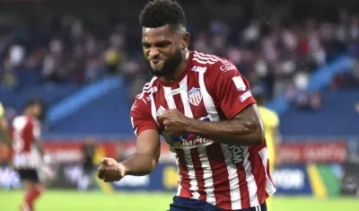 Miguel Ángel Borja celebrando el gol del triunfo ante Atlético Bucaramanga.